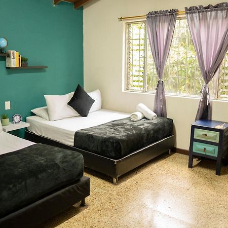 מדיין Buntes House-Casa Hotel Laureles-Estadio מראה חיצוני תמונה